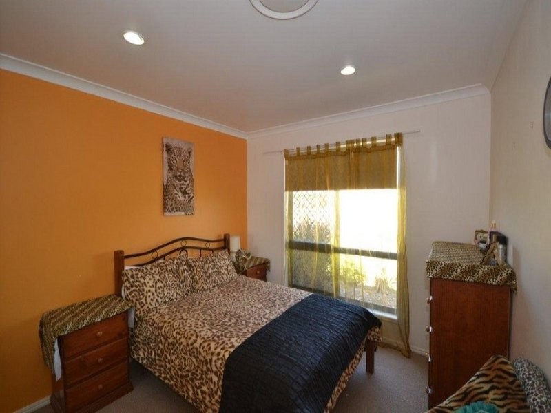 16 Bisdee Street, Coral Cove QLD 4670