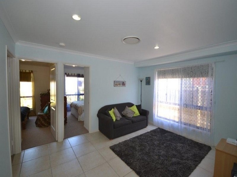 16 Bisdee Street, Coral Cove QLD 4670