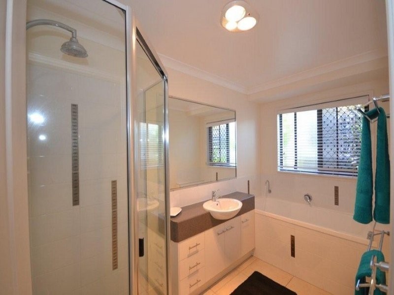 16 Bisdee Street, Coral Cove QLD 4670