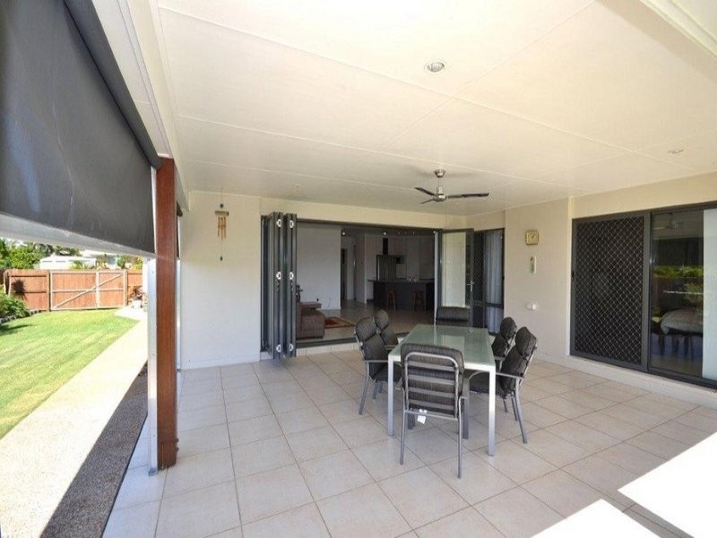 16 Bisdee Street, Coral Cove QLD 4670