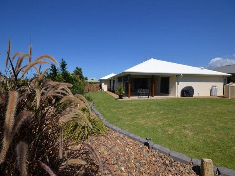 16 Bisdee Street, Coral Cove QLD 4670