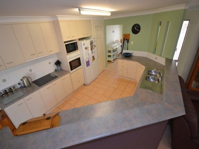 25 Clearview Avenue, Thabeban QLD 4670