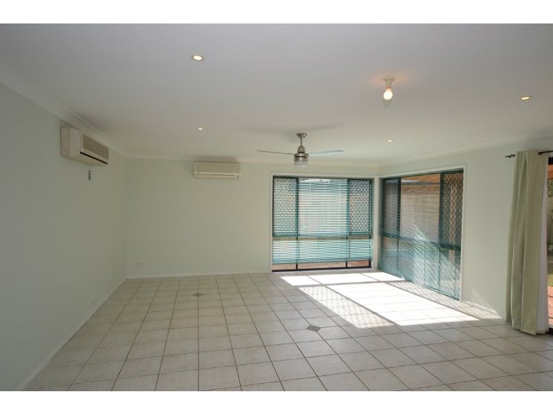 11 Walnut Court, Birkdale QLD 4159