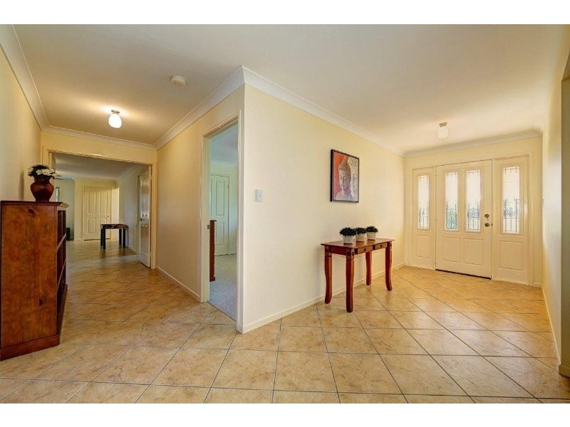 1 Whitesails Court, Innes Park QLD 4670