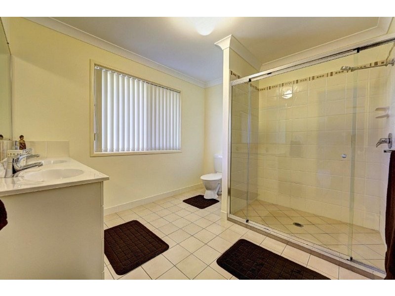 1 Whitesails Court, Innes Park QLD 4670