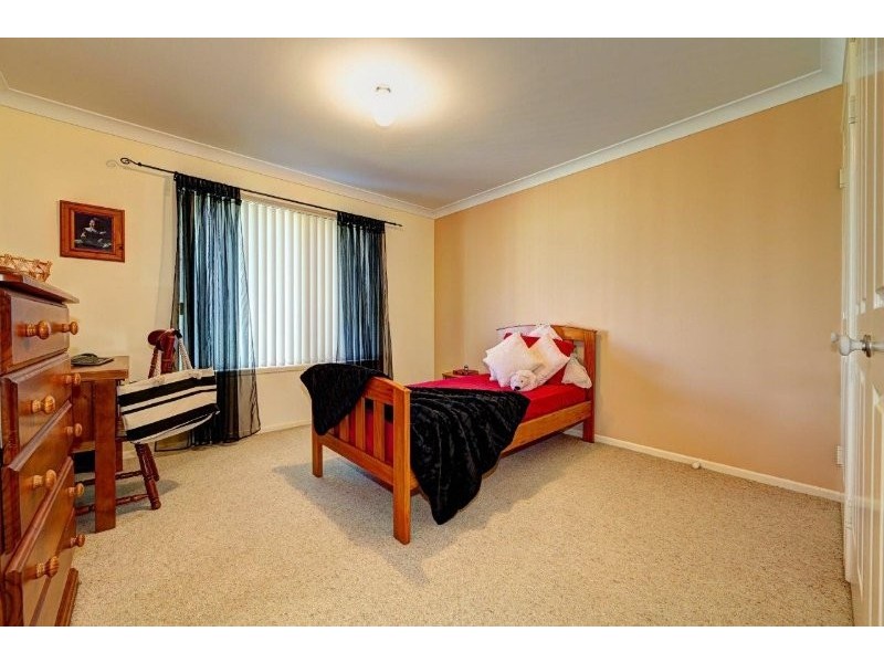 1 Whitesails Court, Innes Park QLD 4670