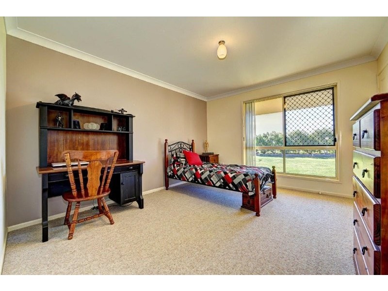 1 Whitesails Court, Innes Park QLD 4670
