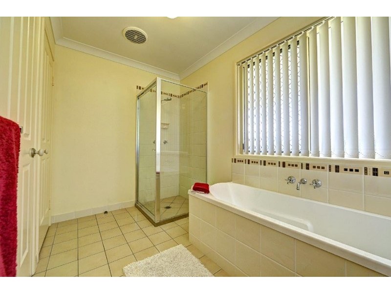 1 Whitesails Court, Innes Park QLD 4670