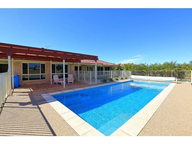 1 Whitesails Court, Innes Park QLD 4670