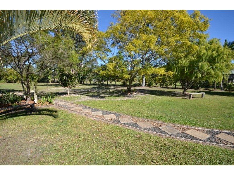 8 Park Royal Drive, Branyan QLD 4670