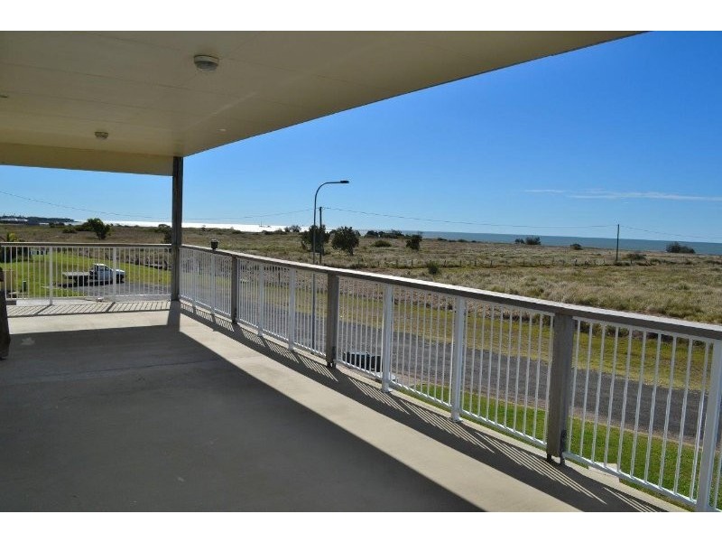 135 Shelley Street, Burnett Heads QLD 4670