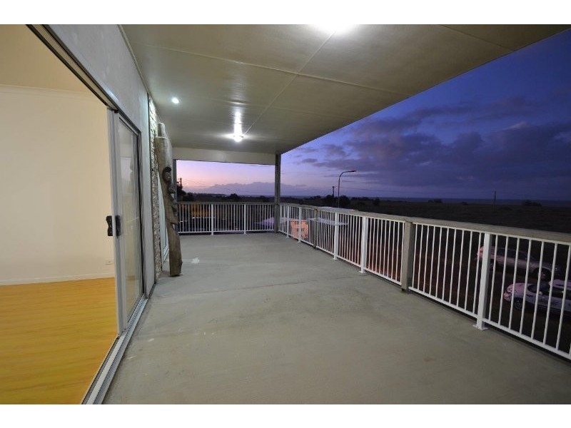 135 Shelley Street, Burnett Heads QLD 4670