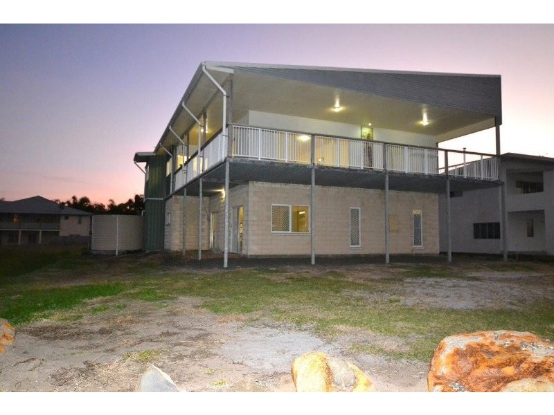 135 Shelley Street, Burnett Heads QLD 4670