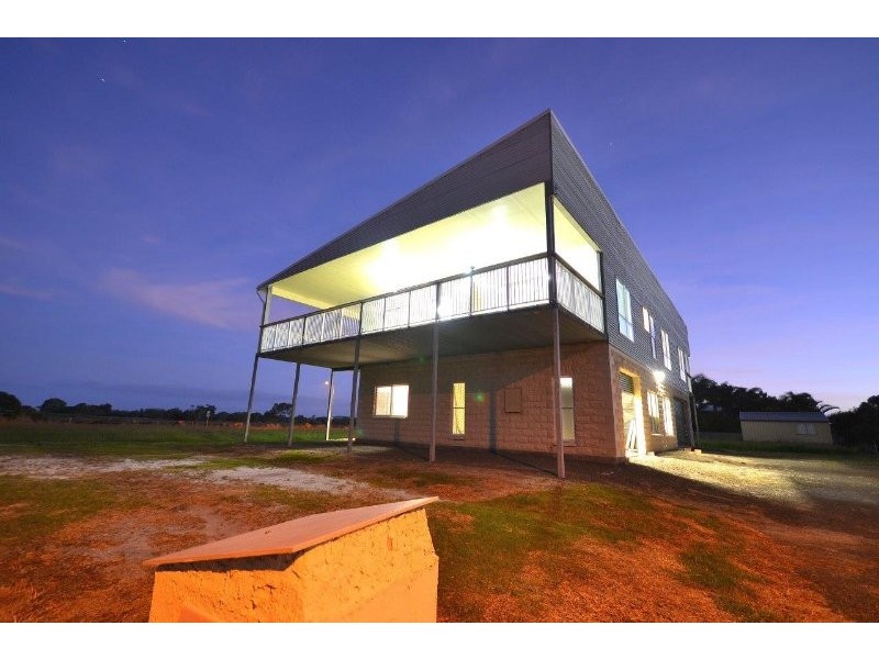 135 Shelley Street, Burnett Heads QLD 4670