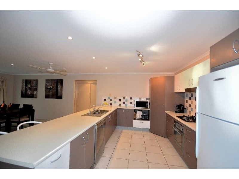 4 Bright Court, Burnside QLD 4560