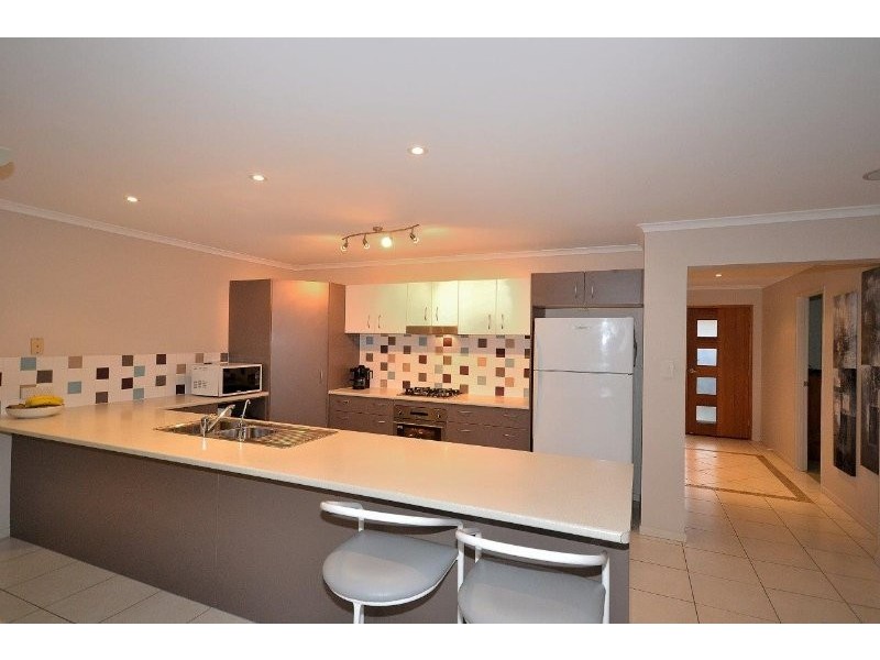 4 Bright Court, Burnside QLD 4560