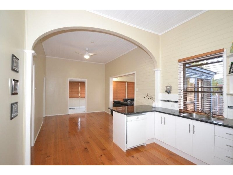 229 McCarthy Street, Avenell Heights QLD 4670