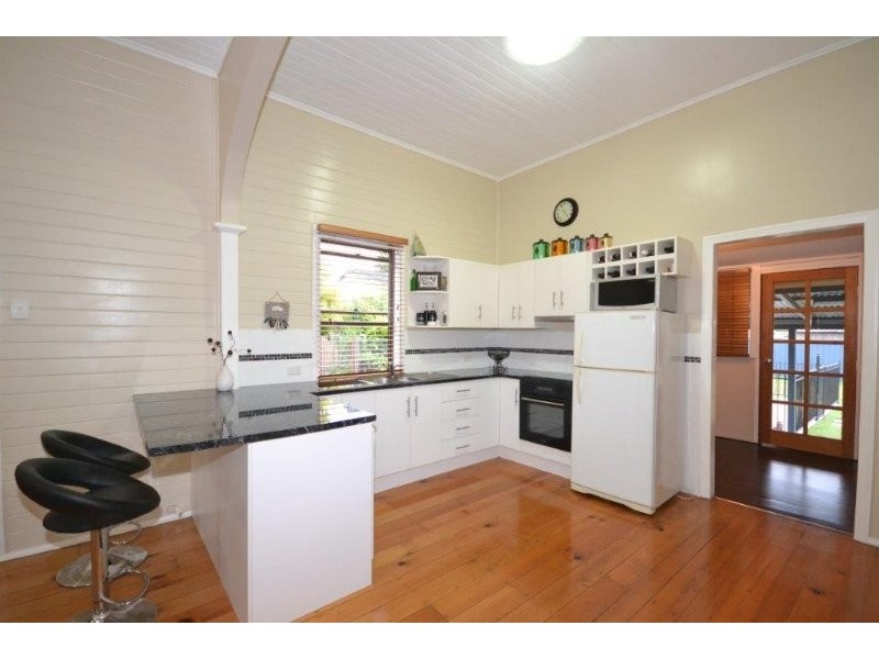 229 McCarthy Street, Avenell Heights QLD 4670