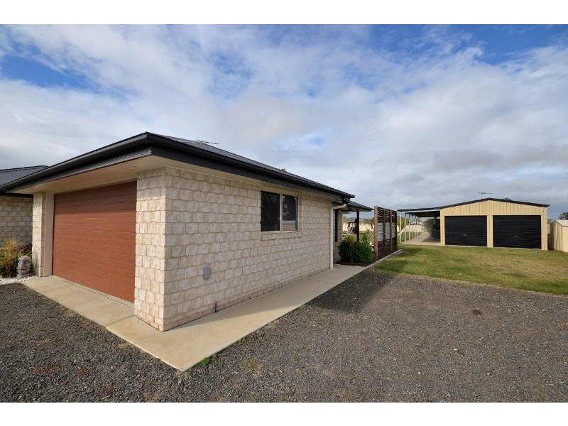 32 Clydesdale Avenue, Branyan QLD 4670