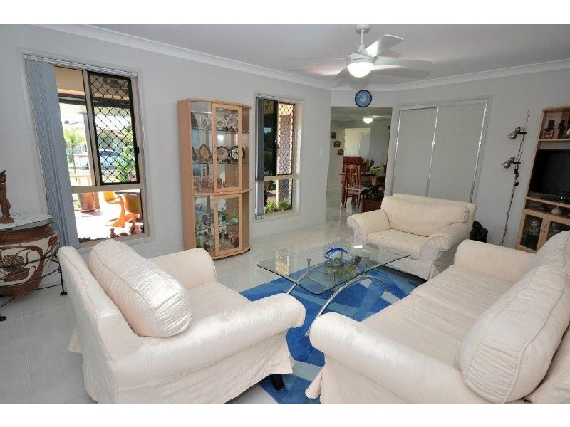 1 Allana Court, Elliott Heads QLD 4670