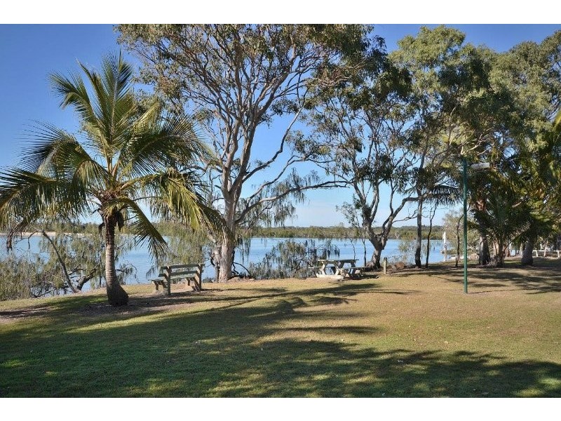 1 Allana Court, Elliott Heads QLD 4670