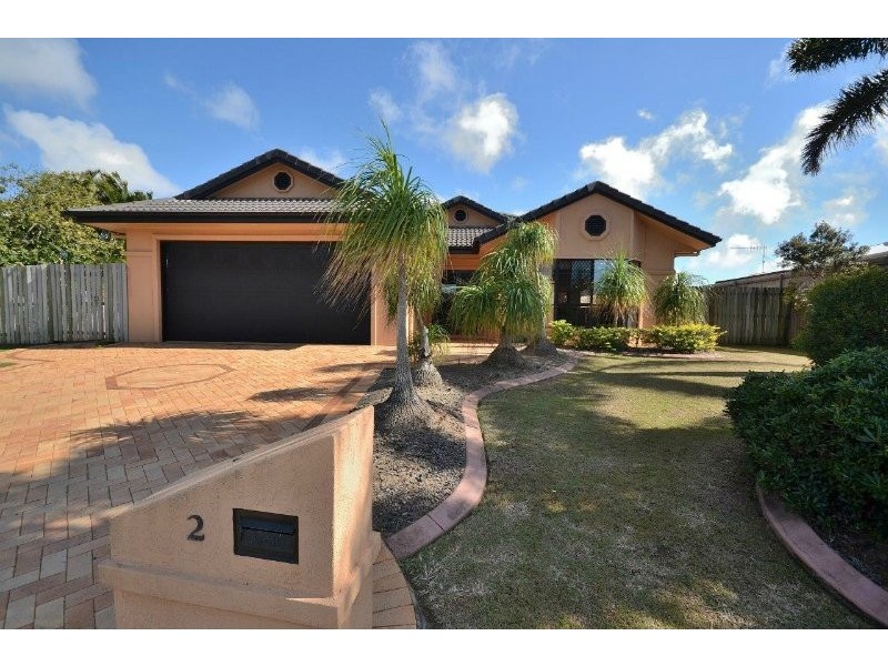 2 Spyglass Hill Court, Coral Cove QLD 4670