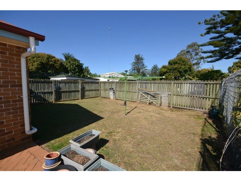 2/31a Thabeban Street, Avenell Heights QLD 4670