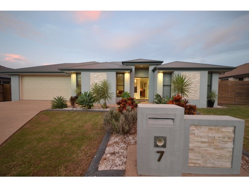 7 Charlotte Court, Kalkie QLD 4670