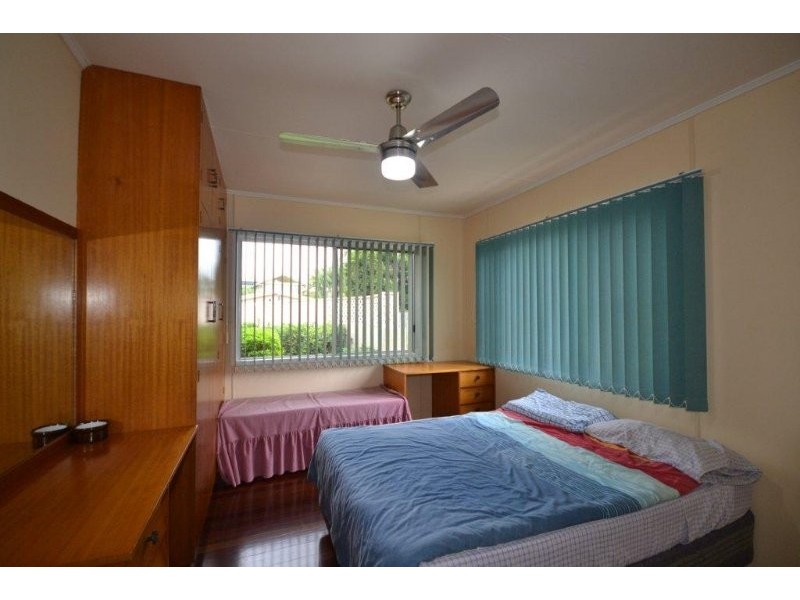 10 Anderson Street, Avenell Heights QLD 4670