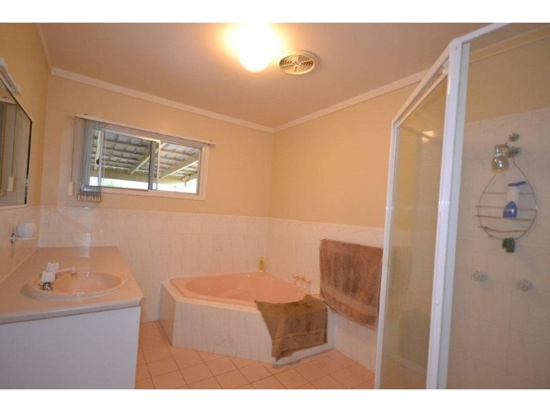 10 Anderson Street, Avenell Heights QLD 4670
