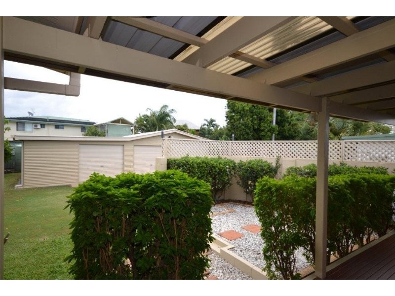 10 Anderson Street, Avenell Heights QLD 4670