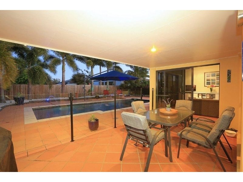3 Baker-Finch Drive, Bargara QLD 4670