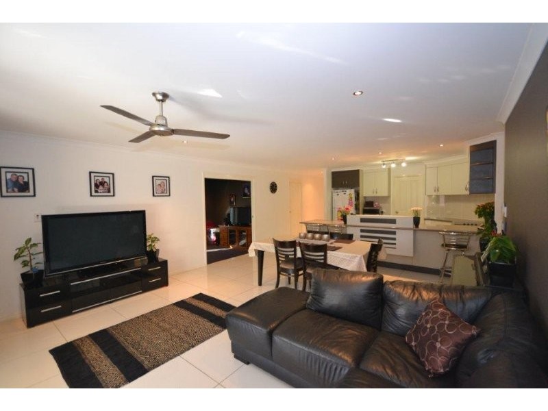 17 Green Avenue, Branyan QLD 4670