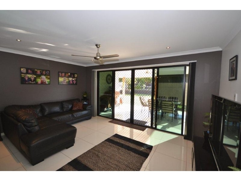 17 Green Avenue, Branyan QLD 4670