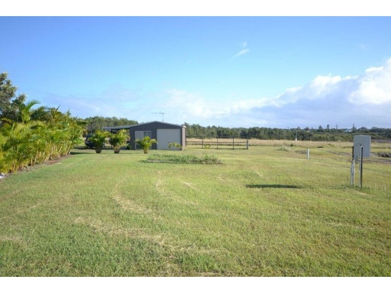 14 Bisdee Street, Coral Cove QLD 4670