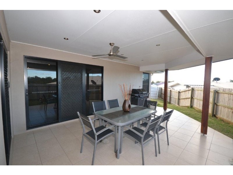 31 Neville Drive, Branyan QLD 4670