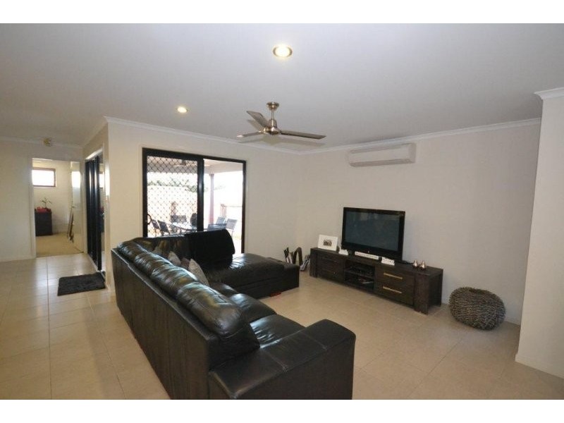 31 Neville Drive, Branyan QLD 4670