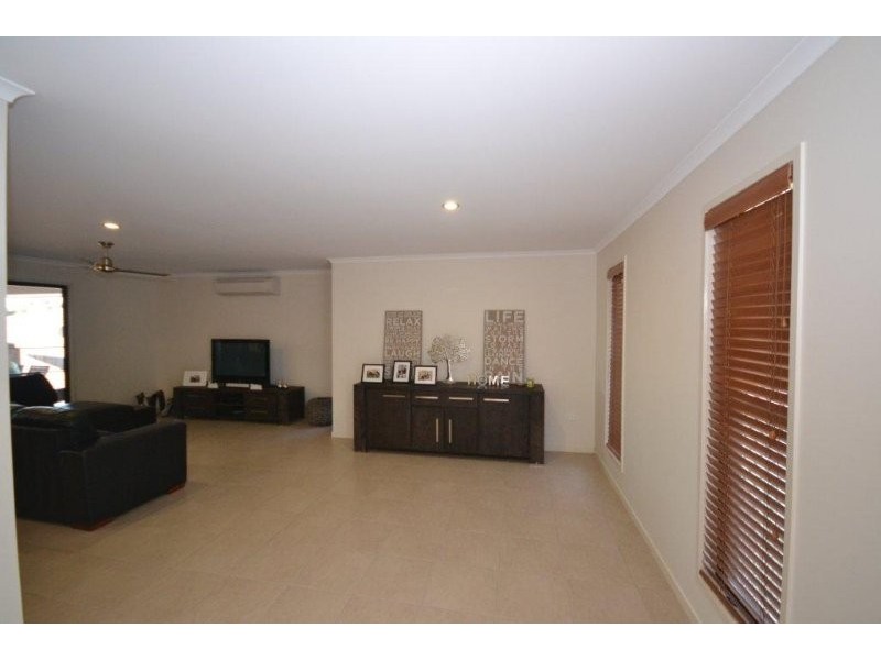 31 Neville Drive, Branyan QLD 4670