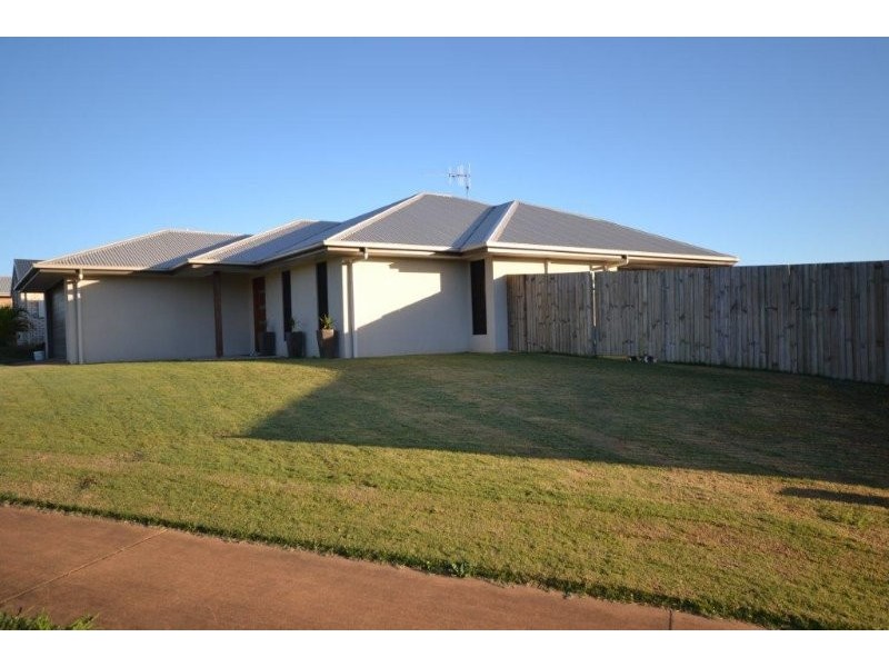 31 Neville Drive, Branyan QLD 4670