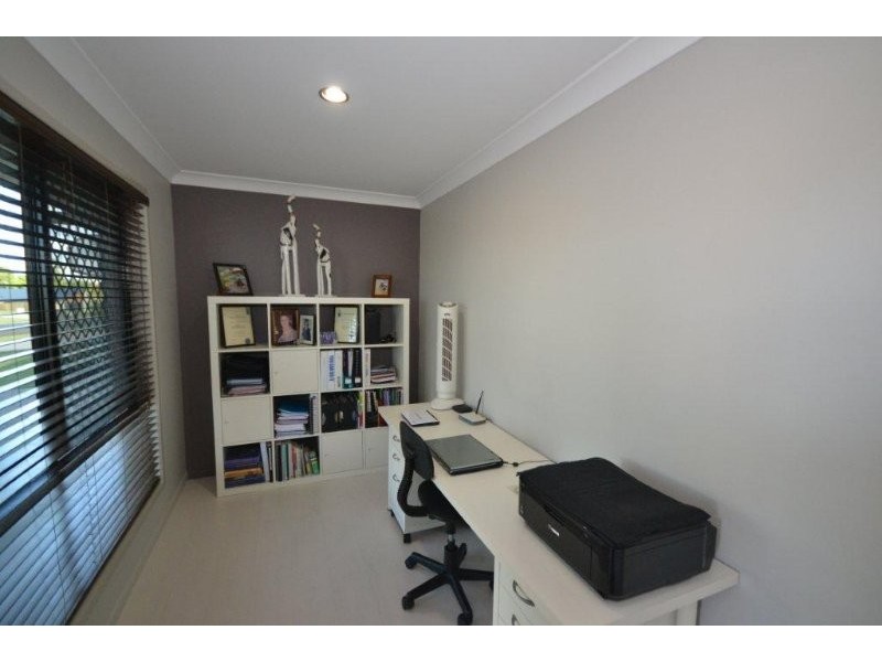 8 Mountney Street, Avoca QLD 4670