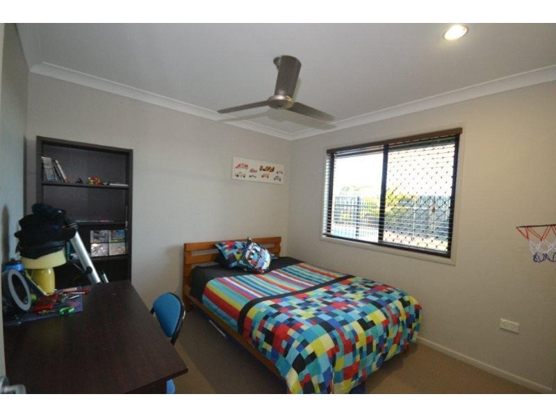 8 Mountney Street, Avoca QLD 4670