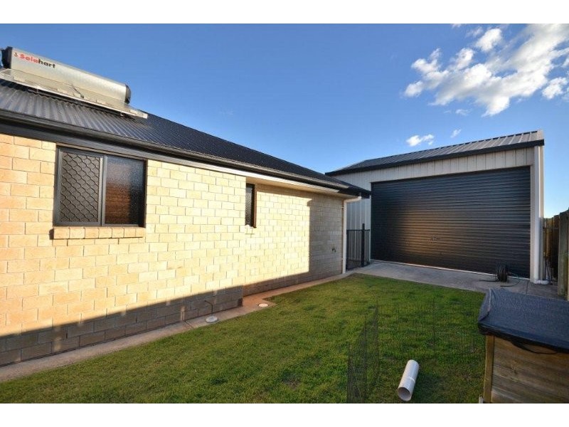 8 Mountney Street, Avoca QLD 4670