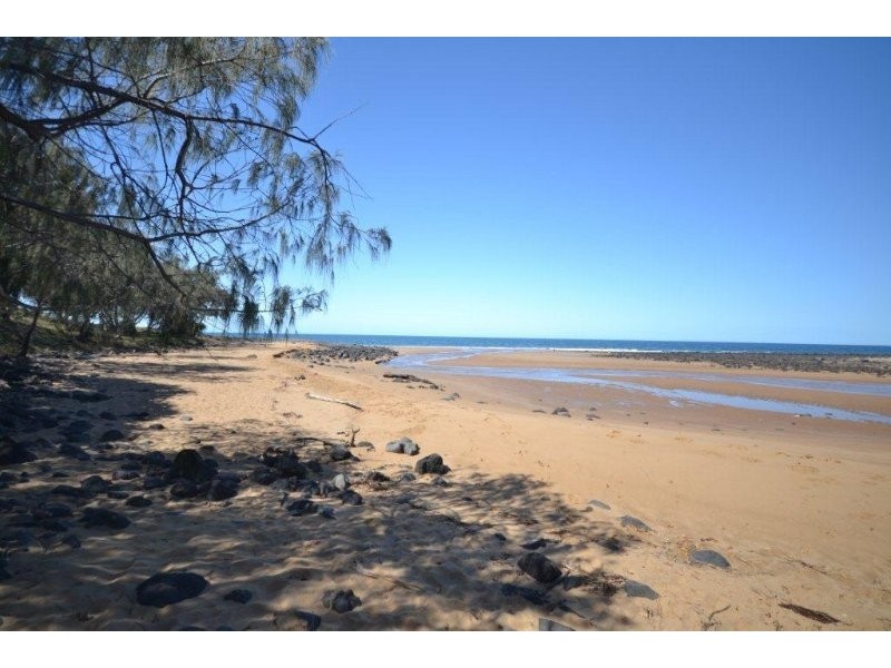 125 Barolin Esplanade, Coral Cove QLD 4670