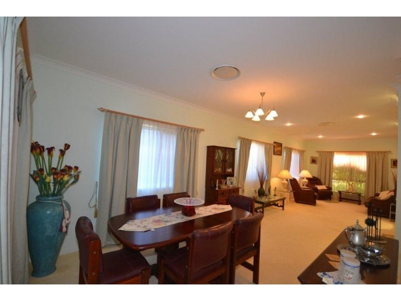 5 Robert John Circuit, Coral Cove QLD 4670