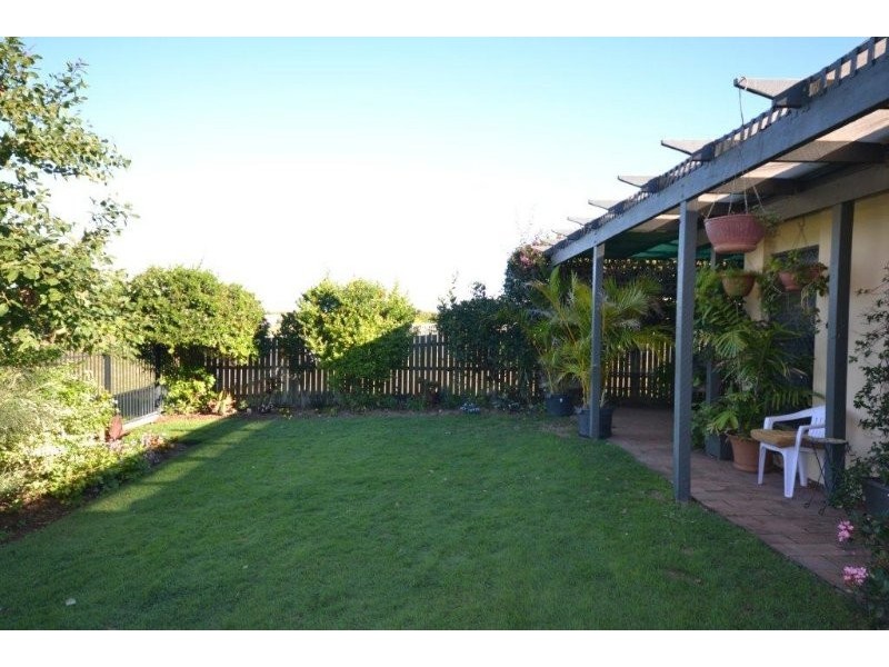 5 Robert John Circuit, Coral Cove QLD 4670