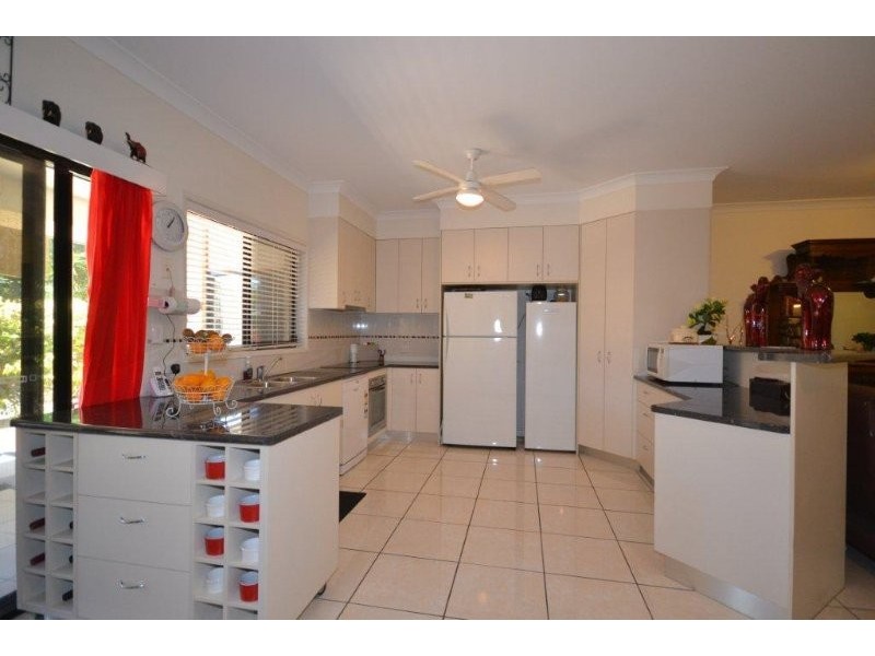 1 Gengers Road, Moore Park Beach QLD 4670