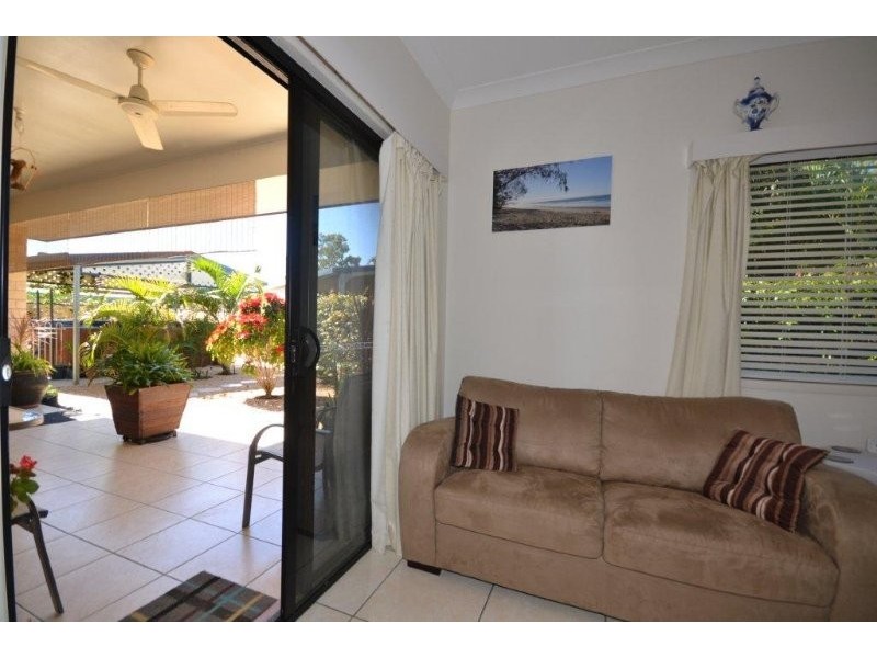 1 Gengers Road, Moore Park Beach QLD 4670