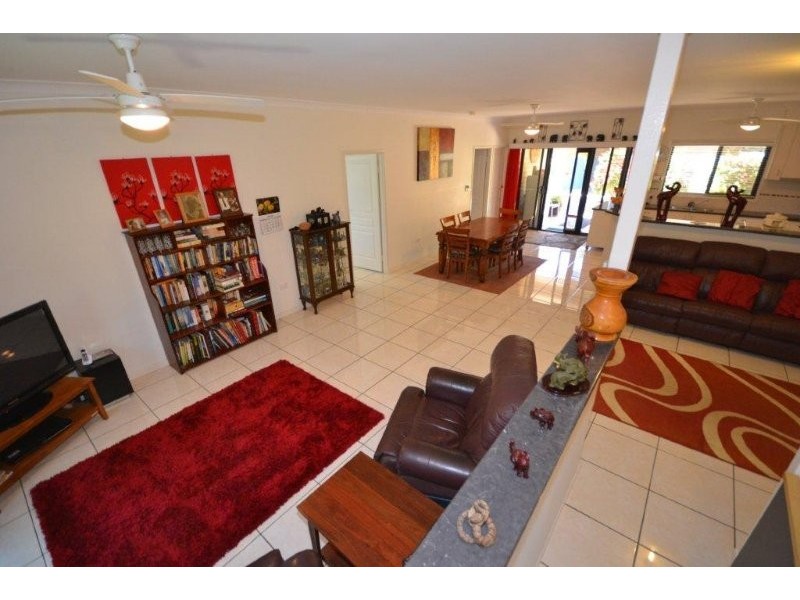 1 Gengers Road, Moore Park Beach QLD 4670