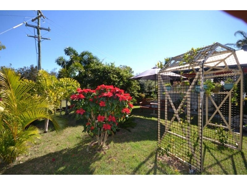 1 Gengers Road, Moore Park Beach QLD 4670