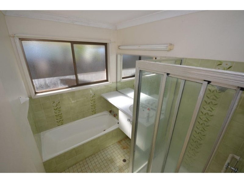 6 Faithfull Crescent, Avenell Heights QLD 4670